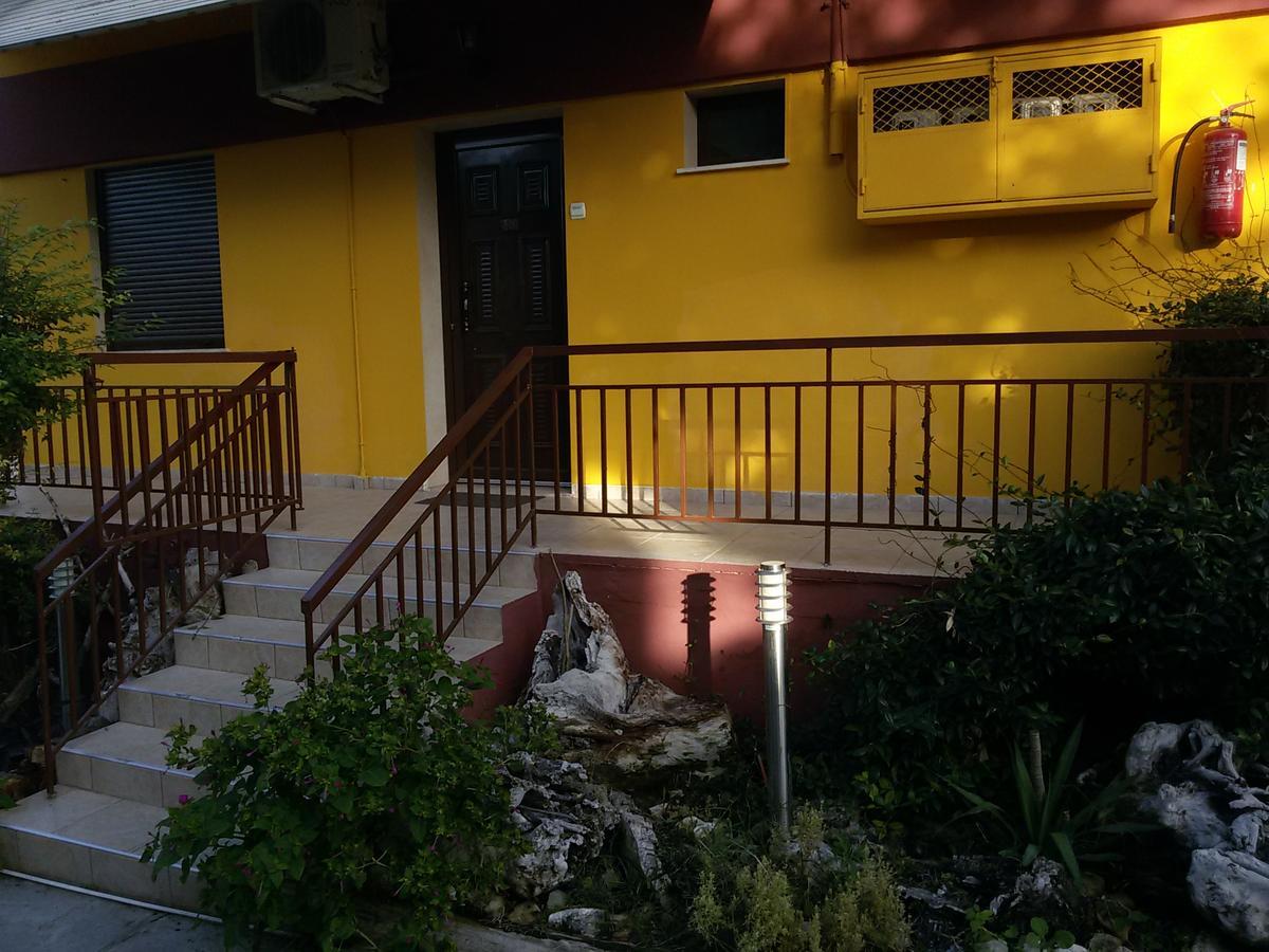 Villa Maria Apartments Polychrono Ngoại thất bức ảnh